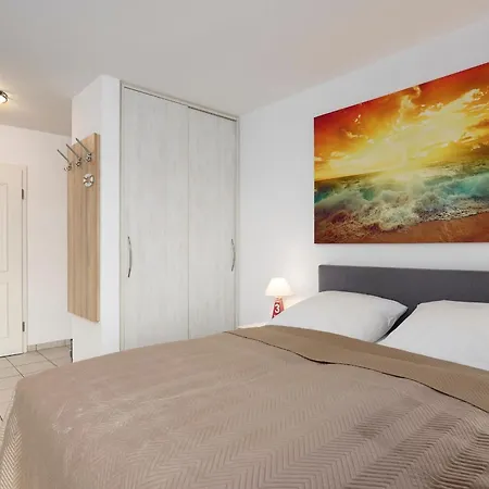 Promenade 18 Strandkrabbe * Schonberger Strand